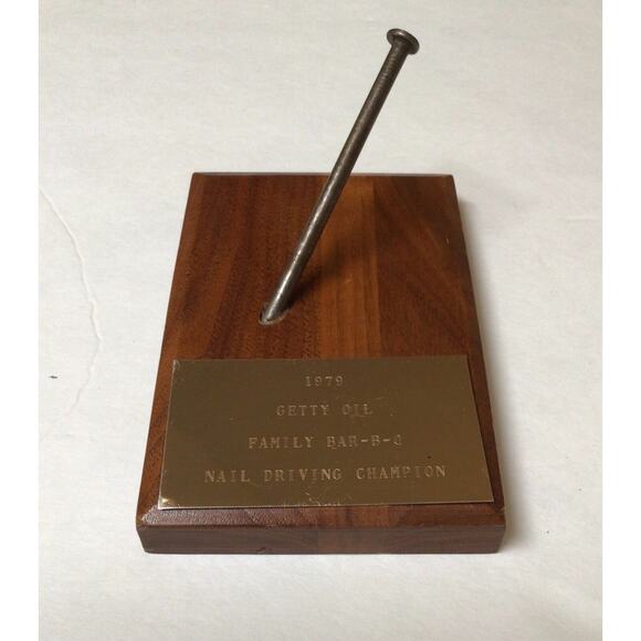 Vintage 1979 Getty Oil NAIL DRIVING CHAMPION BBQ Wall Award Wood Sign ~773A - Picture 1 of 5